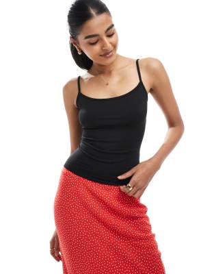 Bershka - Camisole-Oberteil in Schwarz mit eckigem Ausschnitt