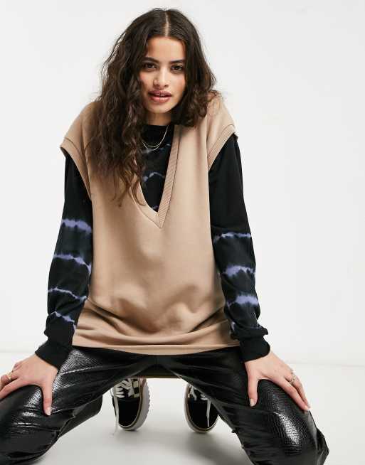 Bershka - Canotta oversize con scollo a V beige