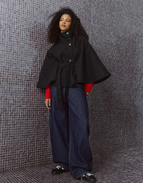 Bershka Cape-Jacke mit Stehkragen in Schwarz - view 1