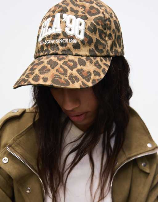 Bershka - Cappellino marrone con stampa animalier ricamata, 2 di 3