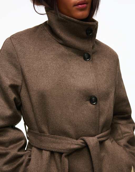 Bershka cappotto lungo con collo a imbuto e cintura in beige, 4 di 5