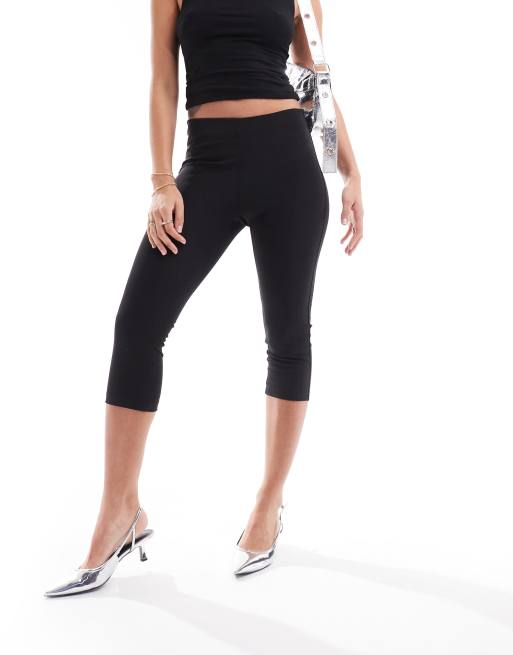 Bershka capri pants in black 