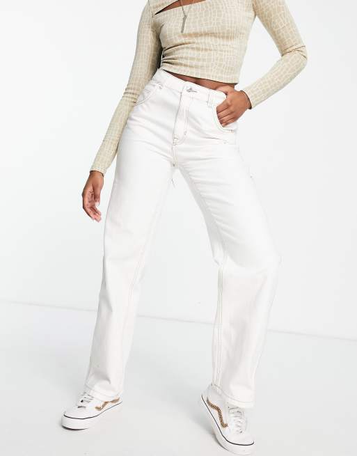 Bershka - Cargo-jeans met contrastnaden en rechte pijpen in gebroken wit