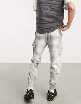 Bershka - Cargo-joggingbroek in grijze tie-dye | ASOS