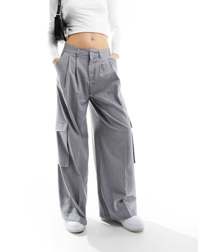 Bershka - cargo wide leg tailored trousers in grey pinstripe