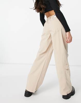 cargo pants beige bershka