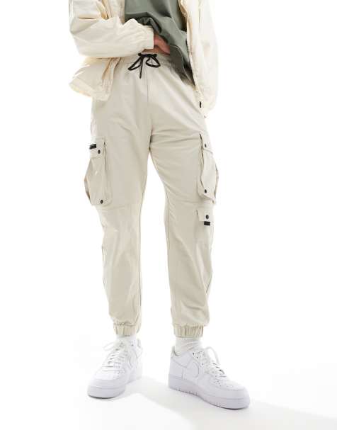 Bershka – Cargohose aus Funktionsmaterial in Sandbeige - view 1