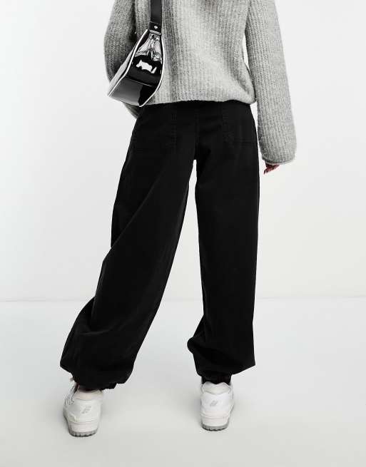 Bershka – Cargohose in Acid-Grau mit Bündchen