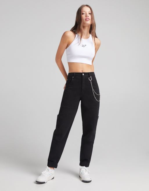 Bershka – Cargohose in Schwarz mit Bündchen und Kettendetail