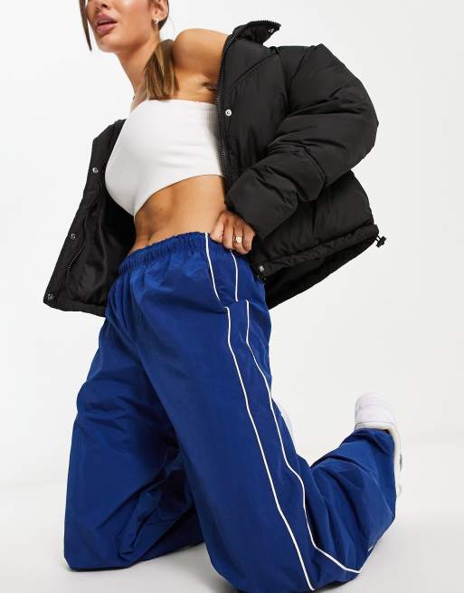 Bershka - Casual broek met wijde pijpen in blauw