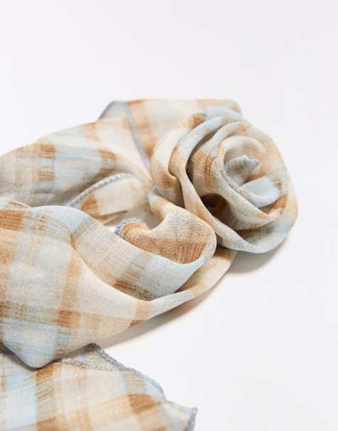 Bershka Checked floral scarf in white - view 1