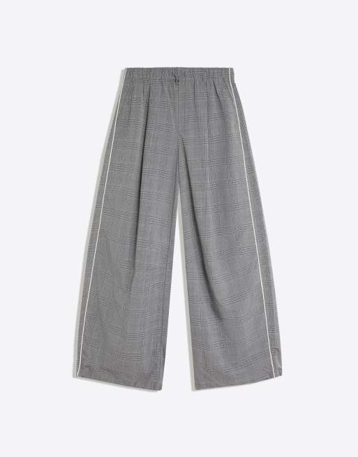 Bershka Checked pleat trousers in grey, 5 of 5