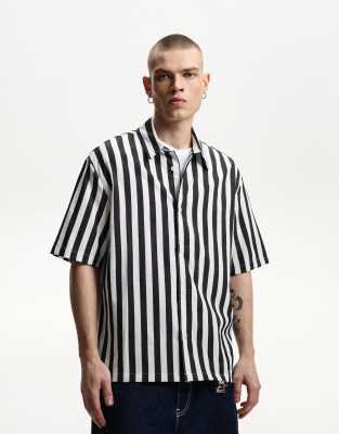Bershka - Chemise décontractée à manches courtes - Noir et blanc - view 1