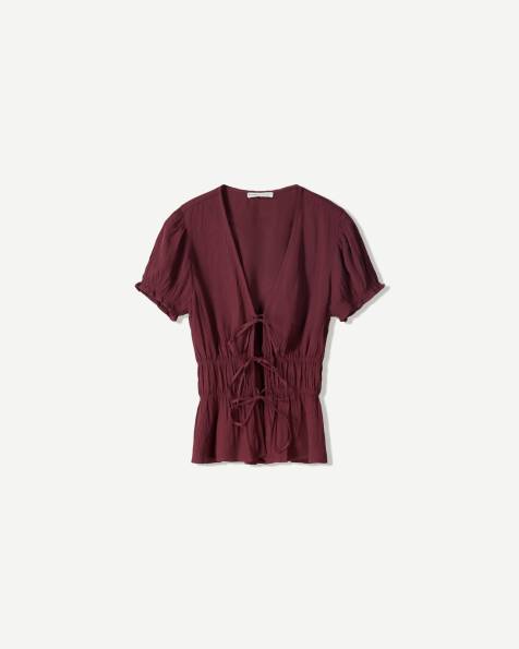 Bershka - Chemise froncée à manches courtes avec détails noués - Bordeaux - view 1