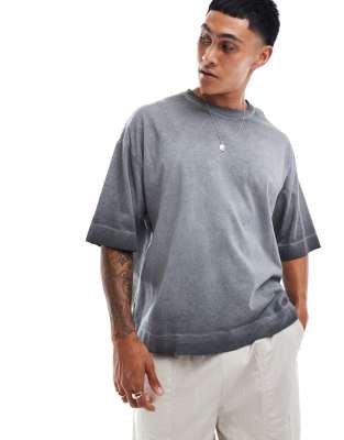 chest embroidered washed t-shirt in charcoal-Gray