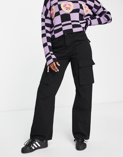 Bershka – Chino-Cargohose in Schwarz mit geradem Bein