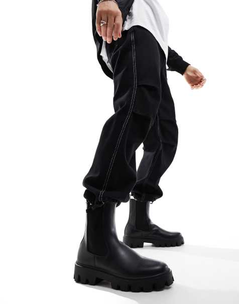 Bershka chunky chelsea boots in black - view 1
