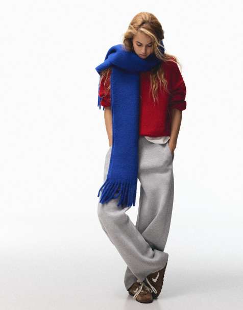 Bershka Chunky fringed scarf in black - view 1
