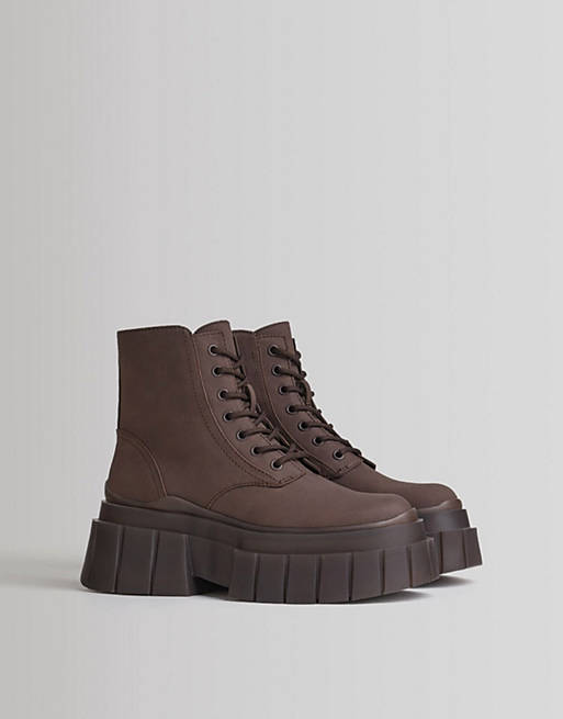 Women Boots/Bershka chunky lace up flat boot in chocolate with tonal sole 