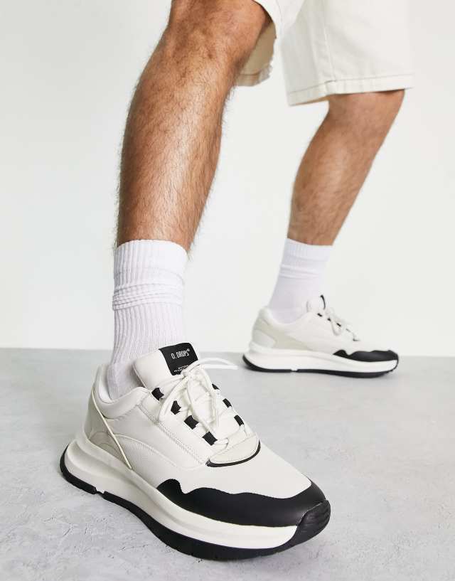 Bershka chunky runner sneakers in white