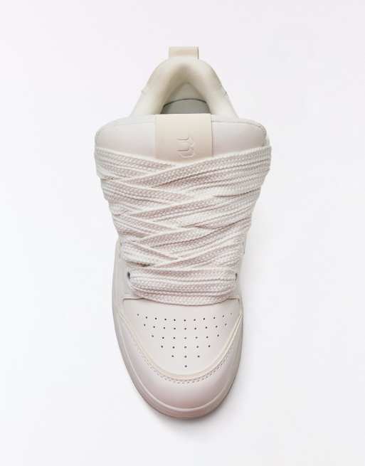 Bershka Chunky skate trainers in white, 4 of 4