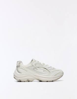  Chunky sole trainers 