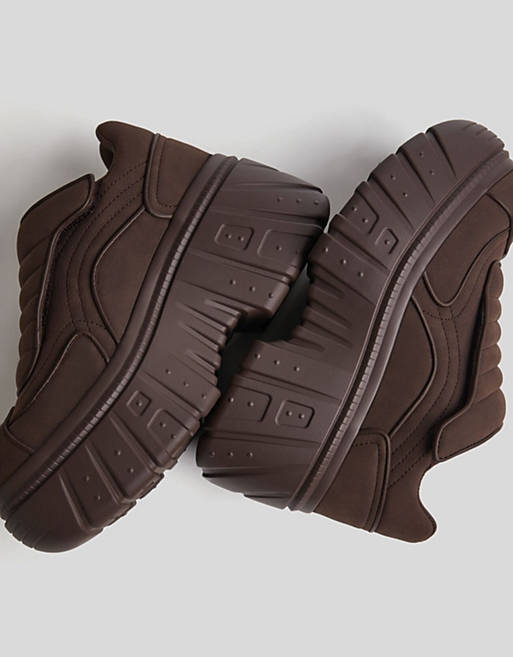  Trainers/Bershka chunky trainer in chocolate brown drench 