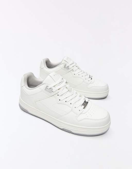 Bershka Chunky trainers in white, 3 of 7