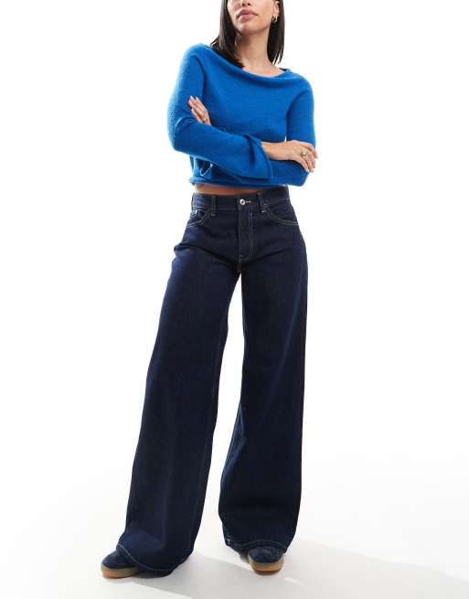 Bershka – Ciemnoniebieskie jeansy z szerokimi nogawkami