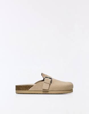 Bershka Clogs with buckle detail in beig-Neutral