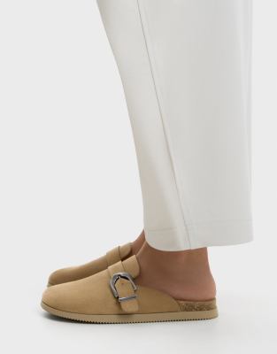 Bershka Clogs with buckle detail in beig-Neutral
