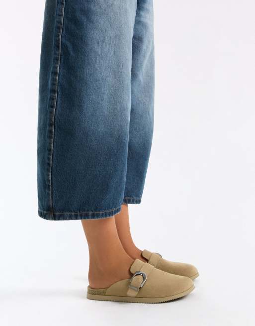 Bershka Clogs with buckle detail in beig, 6 of 6
