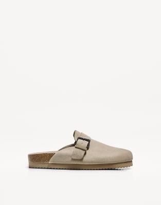  clogs with buckle detail in beige