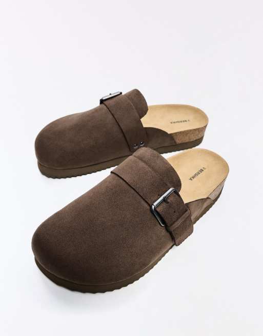 Bershka Clogs with buckle detail in brown, 2 of 4