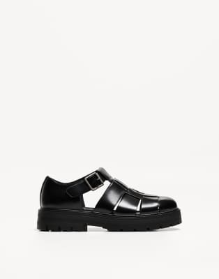  closed fisherman shoes 