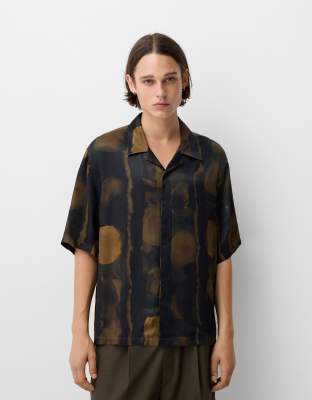 Bershka Collection boxy abstract shirt in khaki-Green