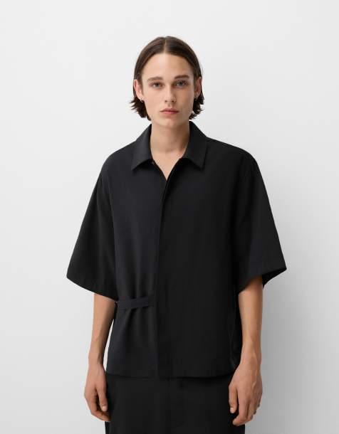 Bershka Collection front boxy shirt in black - view 1