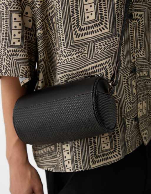 Sling bag bershka clearance