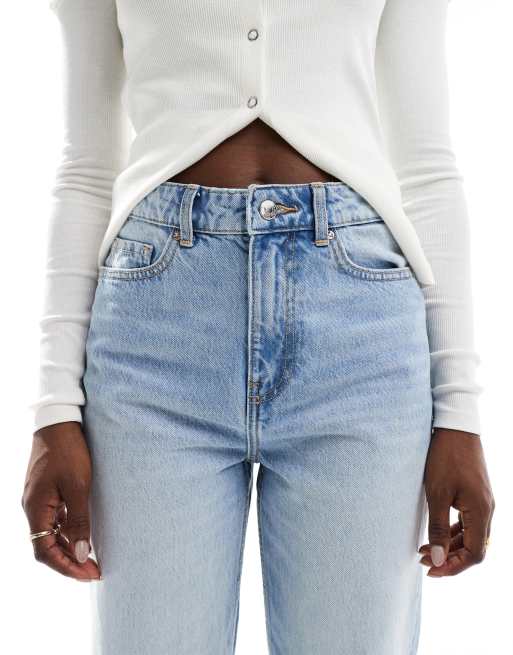 Bershka comfort fit mom jean in light blue wash, 5 of 5