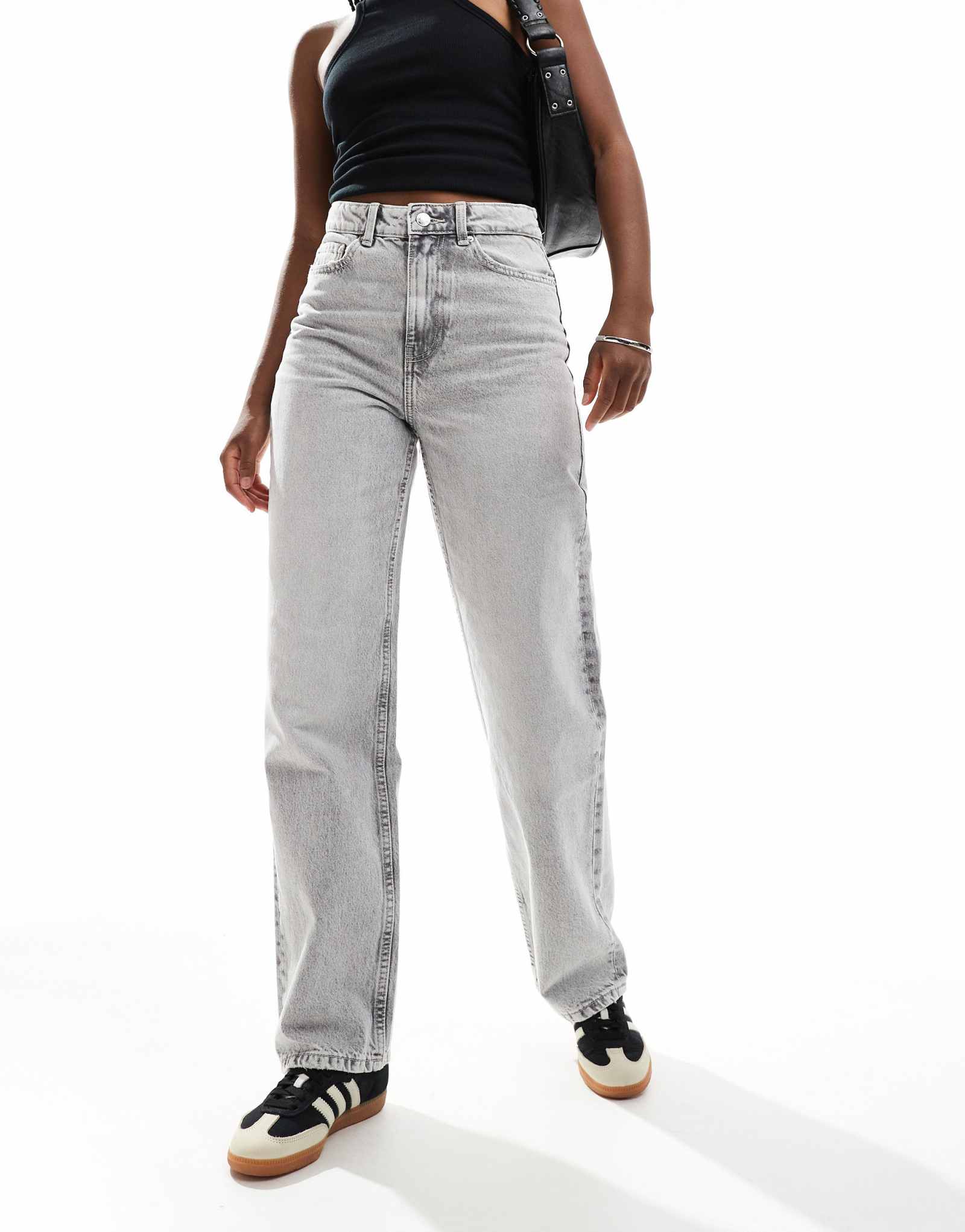 Джинсы Bershka comfort fit серого цвета