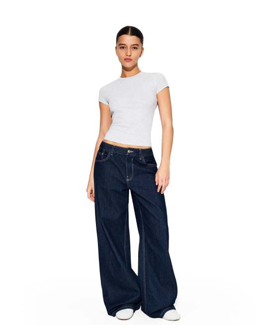 Bershka - Confezione da 2 t-shirt a maniche corte con scollo rotondo nera e grigia, 3 di 4