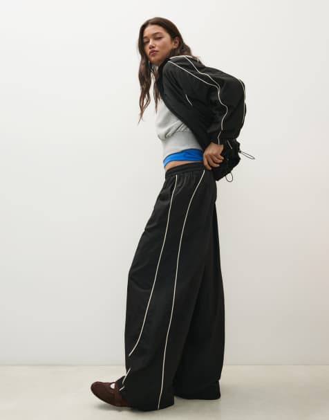 Bershka Contrast lightweight set in black - view 1