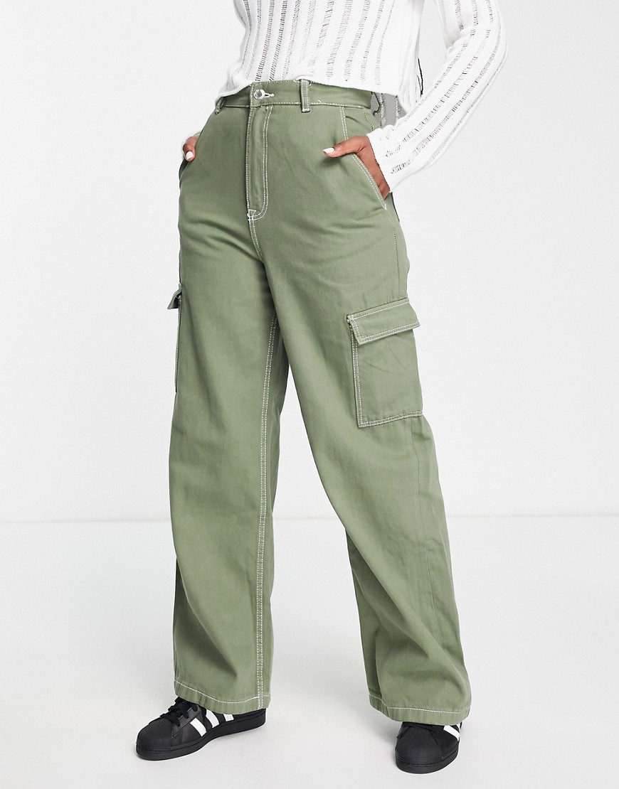 Bershka contrast seam cargo detail jeans in khaki-Green