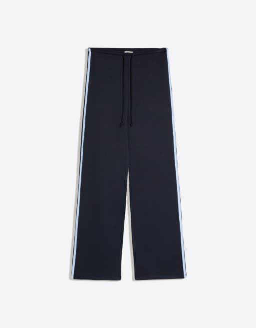 Bershka Contrast side-stripe joggers in blue, 5 of 5