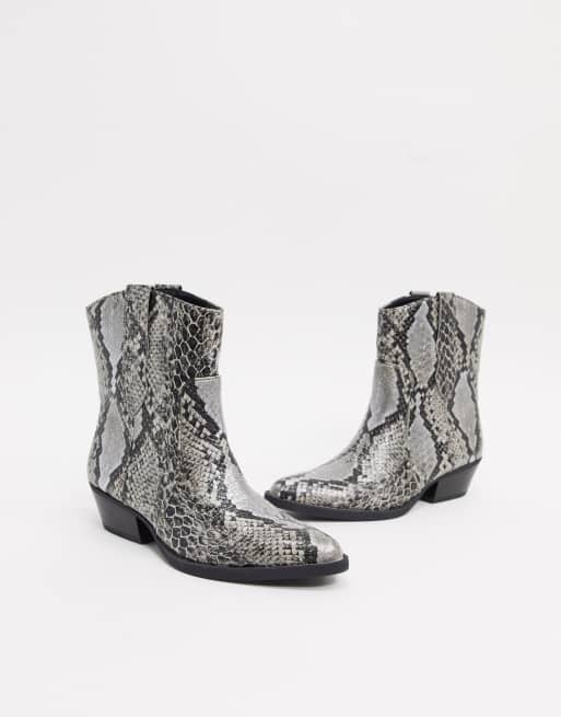bershka square toe flat western boot in black