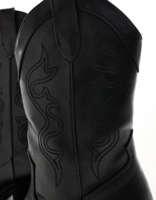 スペイン発☆Bershka♪刺繍入りカウボーイアンクルブーツ Bershka cowboy boots in black | ASOS
