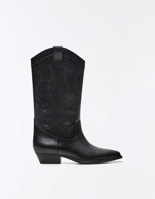 Bershka Cowboy boots in black, 2 of 4