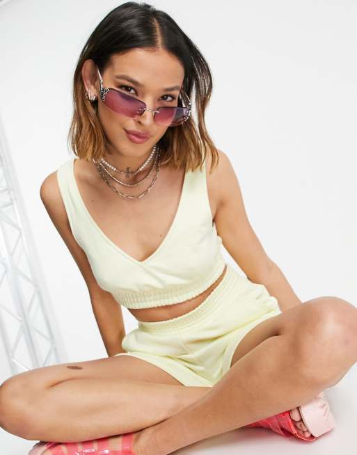 Bershka - Crop top giallo con scollo a V elasticizzato in coordinato