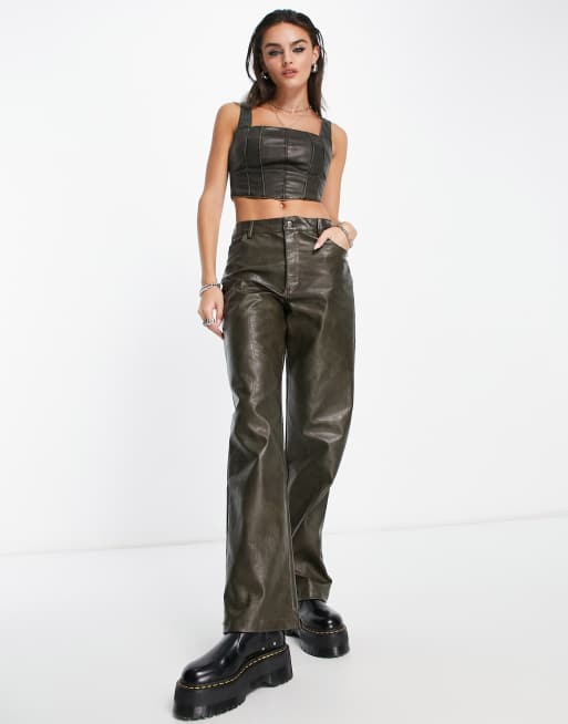 Bershka - Crop top stile corsetto in pelle sintetica nero slavato, 4 di 4