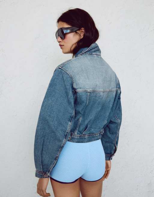Bershka Cropped balloon denim jacket in blue, 3 of 5